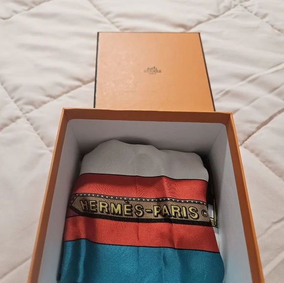 Hermès scarf - Picture 6 of 8